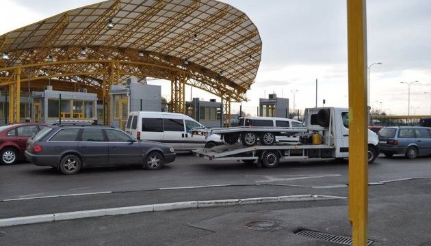 На Ягодині у багажнику автобуса  виявили сховок автозапчастин на 160 тисяч