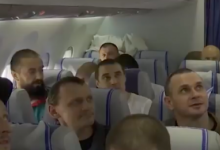 Як звільнені бранці Кремля поверталися у літаку додому