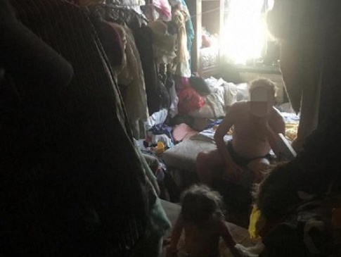 На Київщини у неблагополучної родини забрали 2-річне дитя
