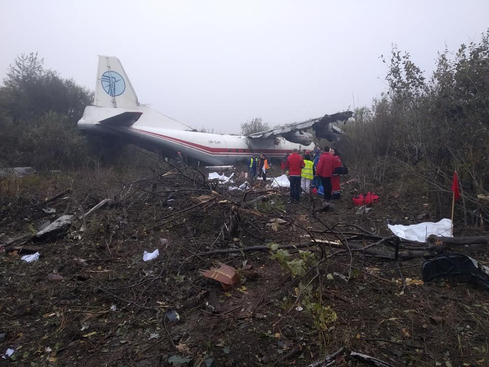 Повідомили причину і кількість загиблих у авікатастрофі біля Львова