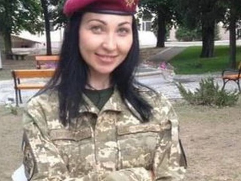 В Києві попрощалися із жінкою-бійцем, яка загинула від кулі снайпера