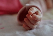 У Росії горе-матір виколола ножем очі 4-місячному синові