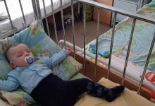 Родичі жодного разу не навідали в лікарні 8-місячного малюка з Волині, батьки якого отруїлися невідомою речовиною