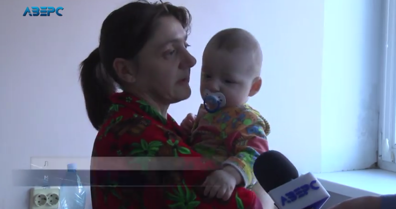 8-місячного хлопчика з горезвісної родини з Волині, в лікарні уже доглядає матір
