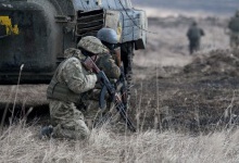 На Донбасі бойовики поранили сімох військових і обстрілювали зони роботи медиків