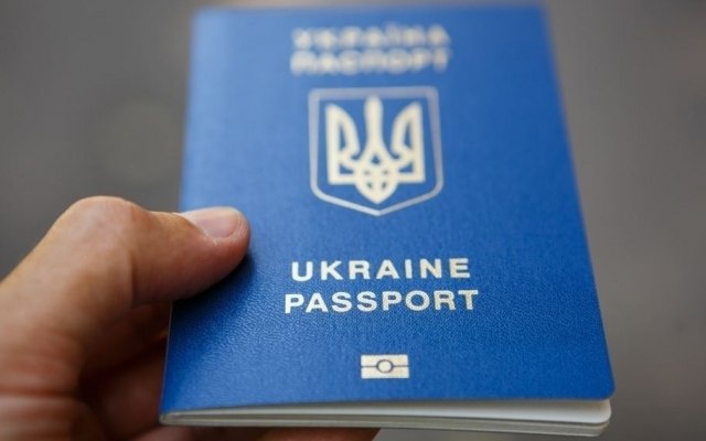 Ситуація з отриманням закордонних паспортів у Луцьку