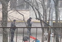 У Києві біля будинку знайшли мертвим напівоголеного чоловіка. Фото 18+
