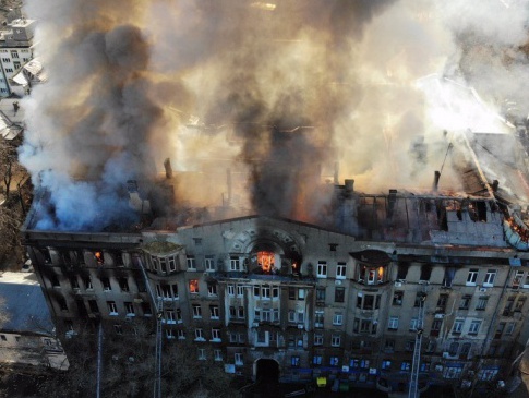 «Надії знайти живих – немає», – рятувальники про згорілий коледж в Одесі