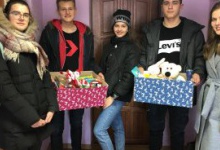 У Луцьку школярі зібрали подарунки для онкохворих діток