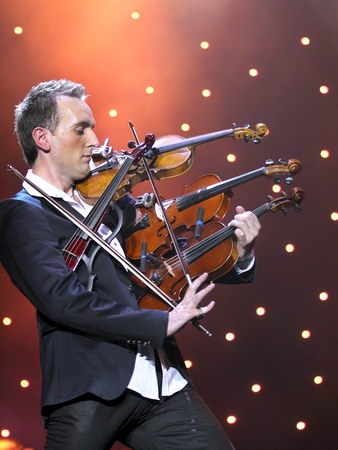 У Луцьку виступить віртуоз, який одночасно може грати на чотирьох скрипках