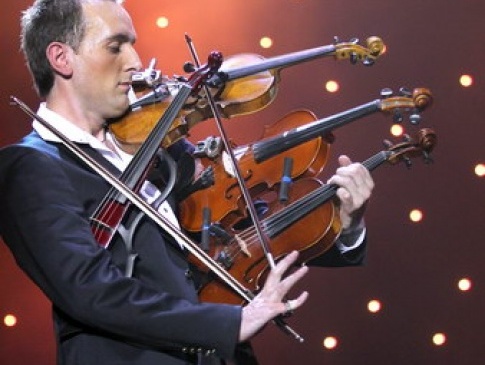 У Луцьку виступить віртуоз, який одночасно може грати на чотирьох скрипках