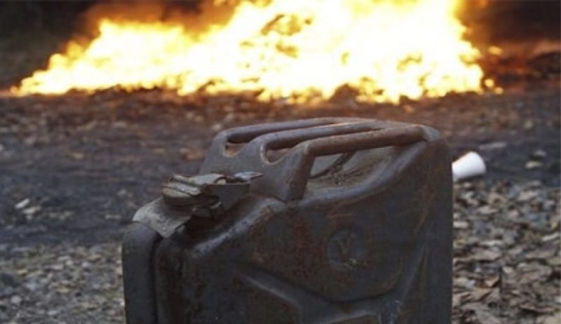 Волинянин облив власний будинок бензином і намагався підпалити