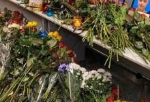 У аеропорт «Бориспіль» українці несуть свічки та квіти