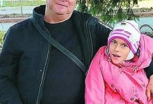 Найкращий татусь України сам виховує важко хвору донечку