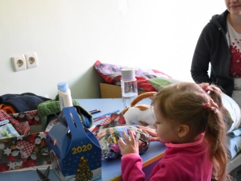 У лікарні в Луцьку онкохворим діткам роздали подарунки