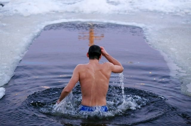 «Для організму це значний стрес», - волинські рятувальники про купання на Водохреща