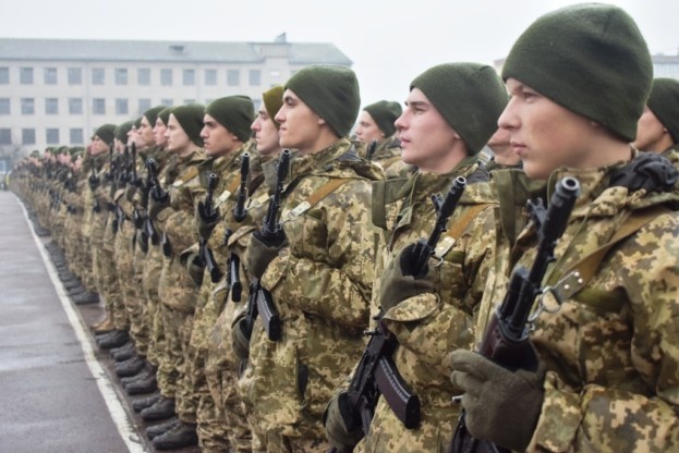 В Україні призиватимуть в армію з 18 років