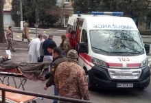 До Києва прибув борт з пораненими на Донбасі бійцями
