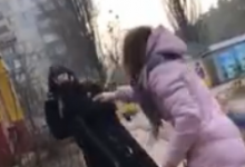 У Києві дівчата побили однокласницю й виклали відео в інтернет