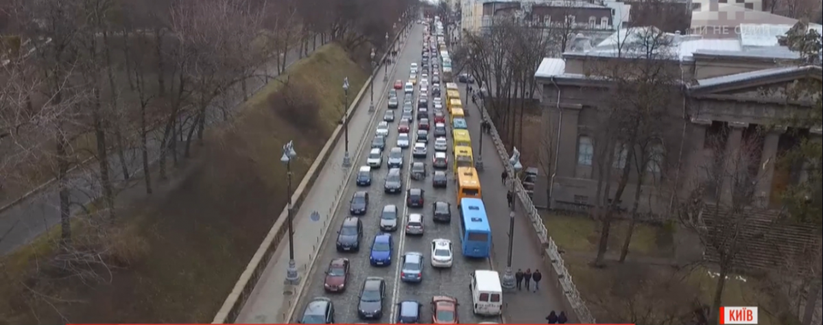 У Києві під стінами Кабміну – масштабний мітинг перевізників