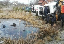 На Львівщині у водоймі знайшли автомобіль з тілами 4 людей