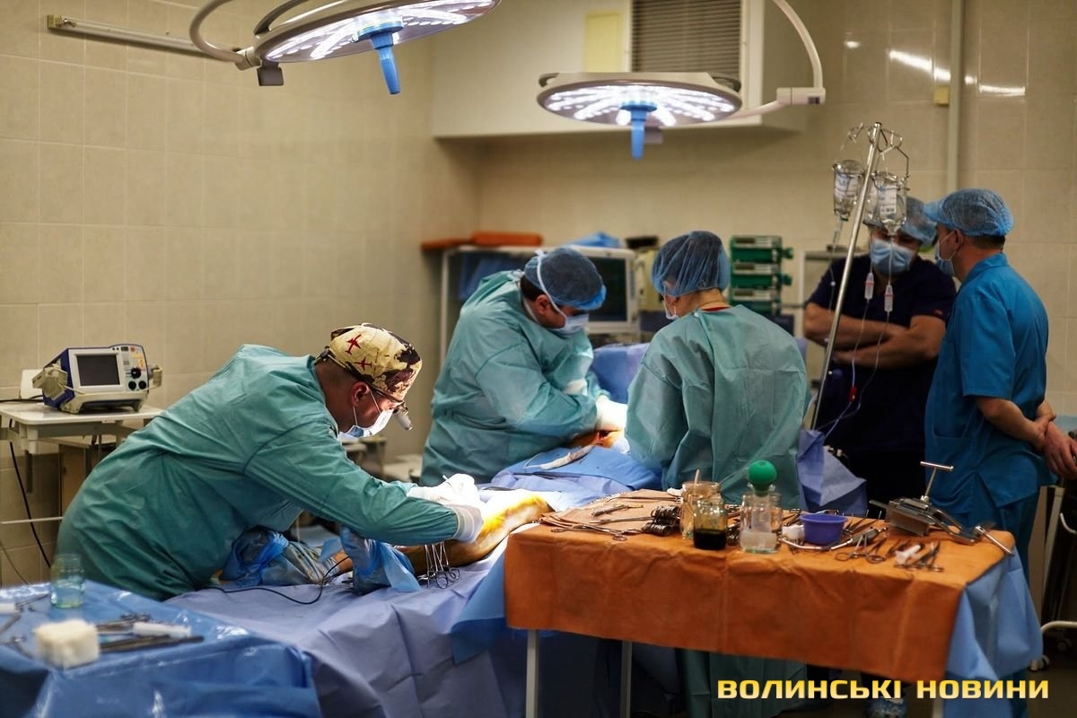У лікарні в Луцьку провели операцію на серці, не зупиняючи його