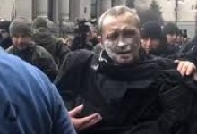 У Києві біля Офісу Президента чоловік підпалив себе