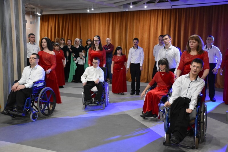 У Луцьку відбувся «Стрітенський бал» за участю молоді і діток з інвалідністю