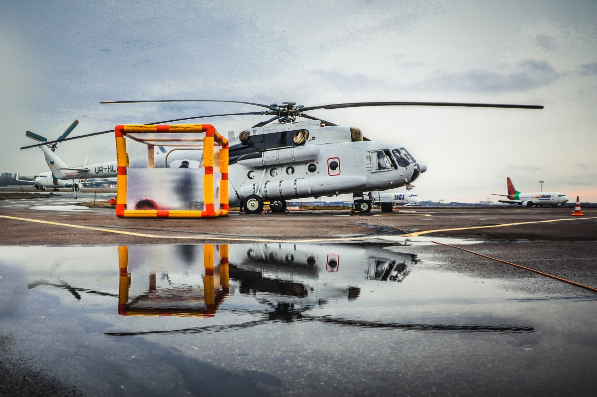 В Україні на цілодобове чергування заступив вертоліт, який транспортуватиме ймовірних хворих на коронавірус