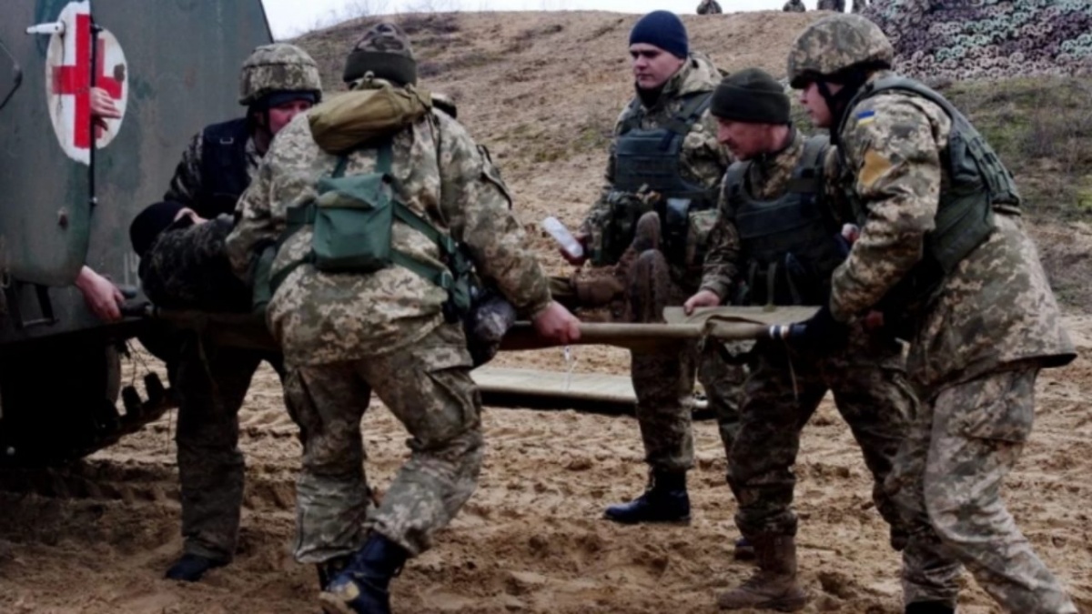 2 загиблих і 10 важко поранених: росіяни рвуть на шматки наших воїнів, а ті не мають права оборонятися? Фото 18+