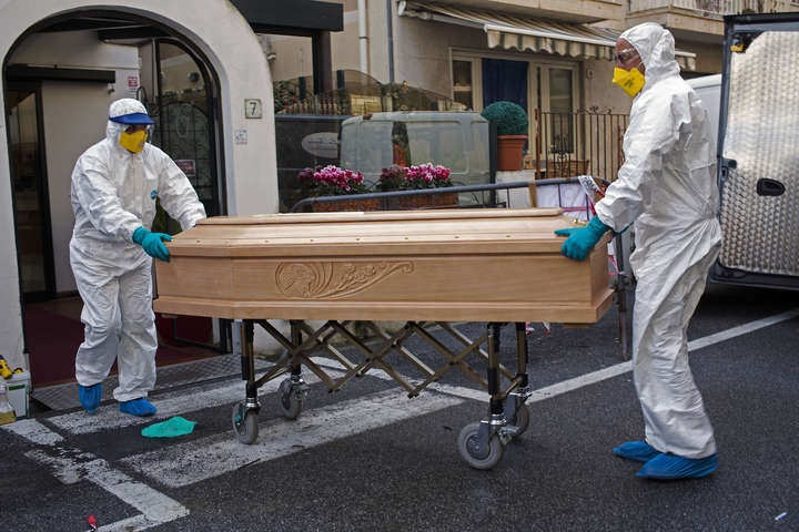 В Італії за добу майже тисяча померлих від коронавірусу