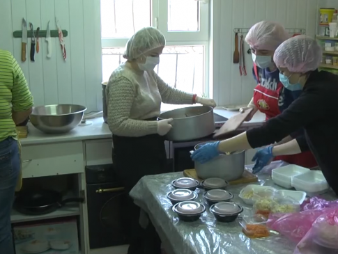 У Вінниці сім'я атовця готує безкоштовні обіди