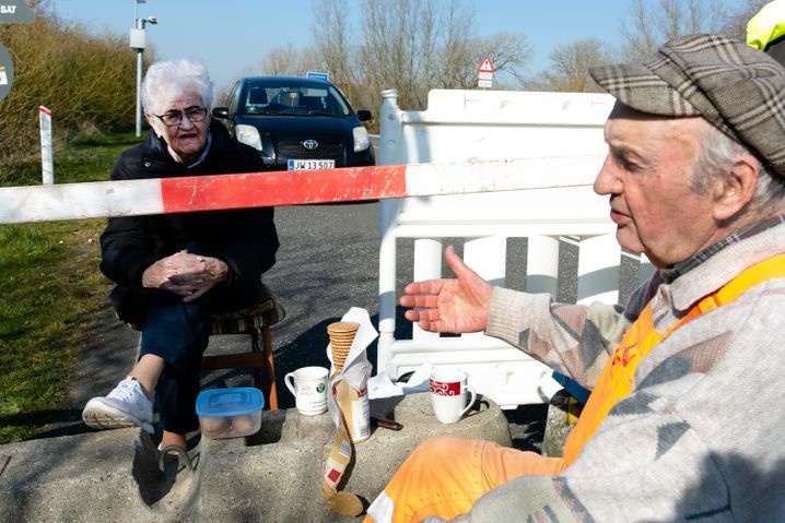 Закохані 89-річний німець і 85-річна данка щодня влаштовують романтичні побачення на кордоні