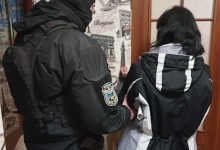На Дніпропетровщині горе-мати знімала порно зі своєю 4-річною донькою