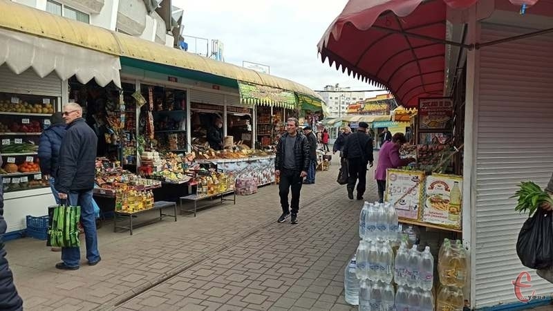 В Україні дозволили відкрити продуктові ринки, Луцькрада – проти