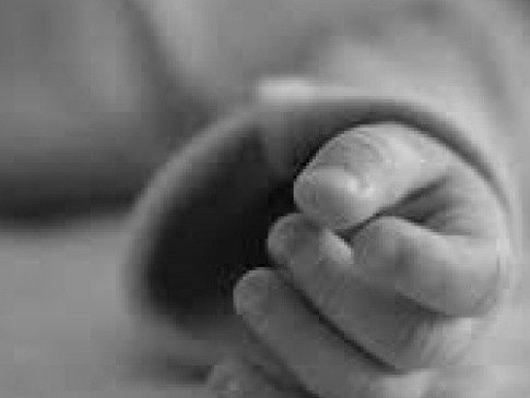 В Одесі «у швидкій» померло немовля, яке жінка передчасно народила вдома