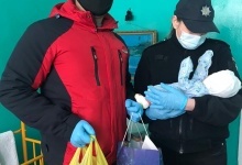 42-річна українка оселилася з новонародженою дитиною у лісі