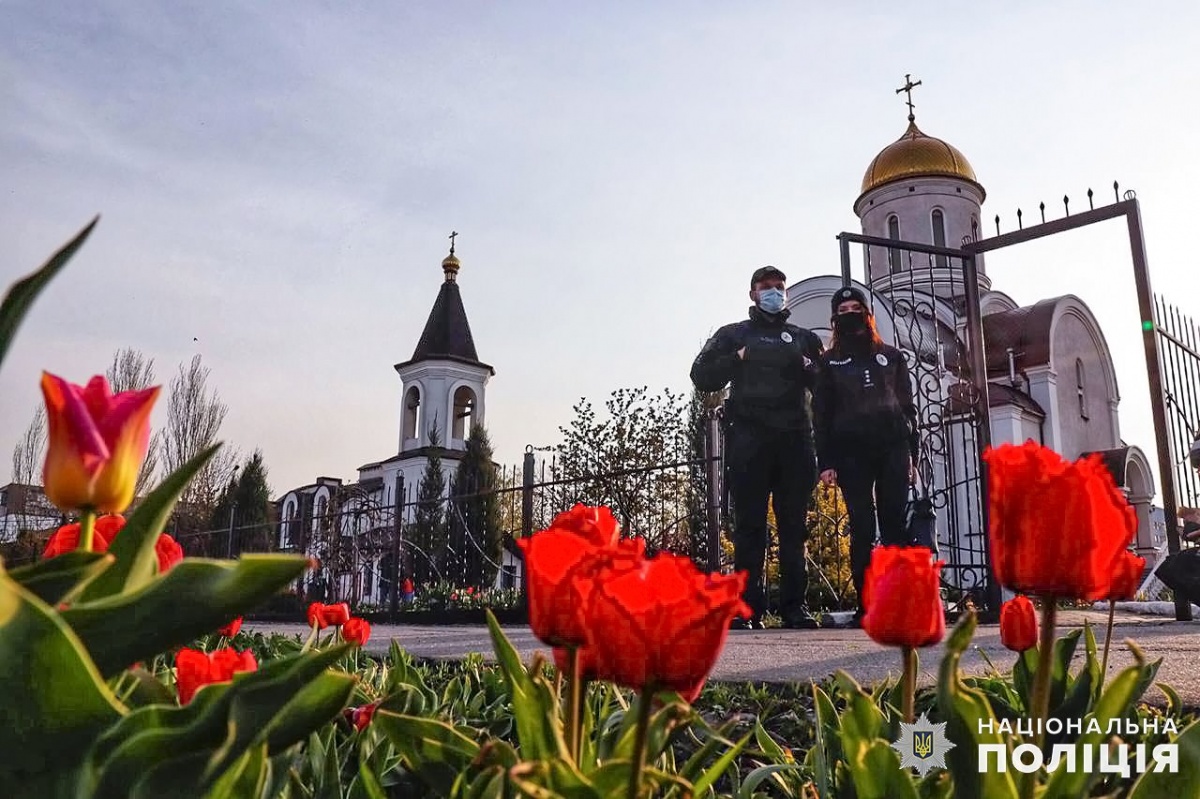 В Україні у Великодню ніч до церков прийшли майже 130 тисяч вірян