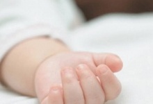 На Тернопільщині 2-річний малюк потрапив до лікарні через матір-п’яничку