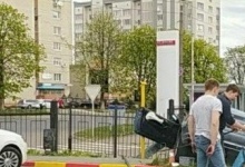 З’явилось відео ДТП за участі BMW на заправці в Луцьку