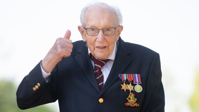 100-літній ветеран з Англії зібрав мільйони для лікарів