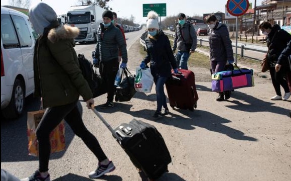 Українці самостійно добираються на роботу за кордон