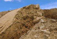 На Харківщині 8-річну дитину на смерть завалило піском