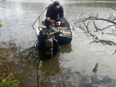 На Вінниччині з дна озера підняли тіло 21-річного хлопця