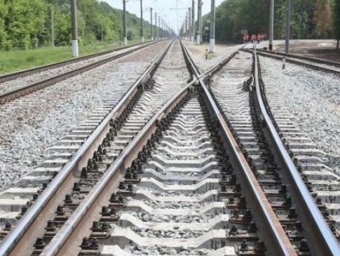 На Київщині 16-річний хлопець кинувся під потяг