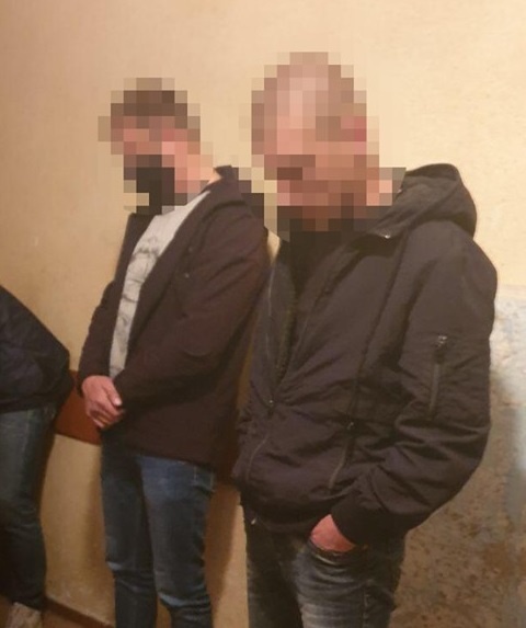 Одягли протигаз і стріляли: подробиці зґвалтування поліцейськими дівчини на Київщині