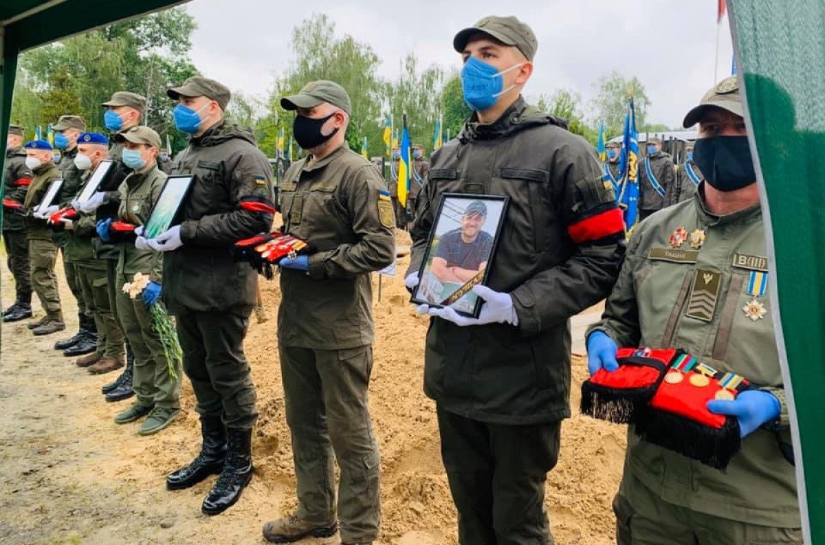У столиці поховали застрелених на Житомирщині ветеранів АТО