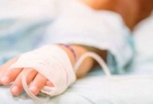 У Львові патрульні доправили до лікарні 2-річного хлопчика, який наївся мідного купоросу