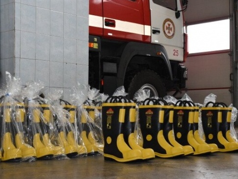 Волинським пожежникам закупили спорядження на понад 300 тисяч