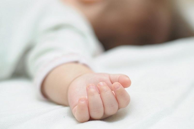 На Херсонщині знайшли побите немовля зі зламаною рукою